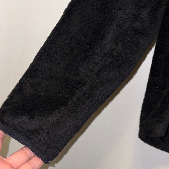 The North Face Women's Classic Black Teddy Jacket - Picture 6 of 9